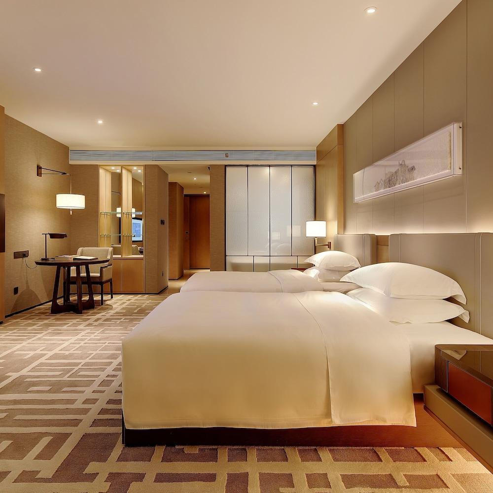 Dongguan Dongcheng International Hotel - Free Shuttle Buses For Executive Room Guests During Canton Fair 외부 사진