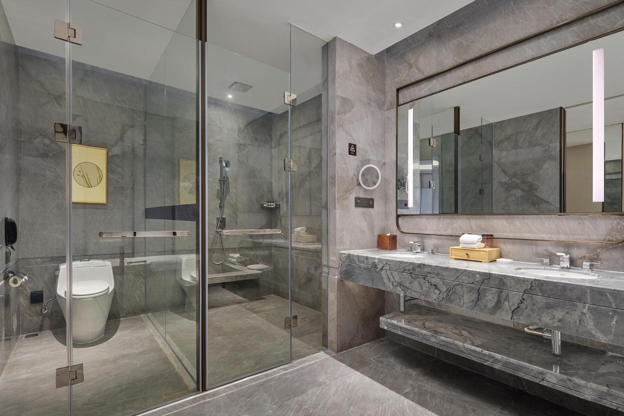 Dongguan Dongcheng International Hotel - Free Shuttle Buses For Executive Room Guests During Canton Fair 외부 사진