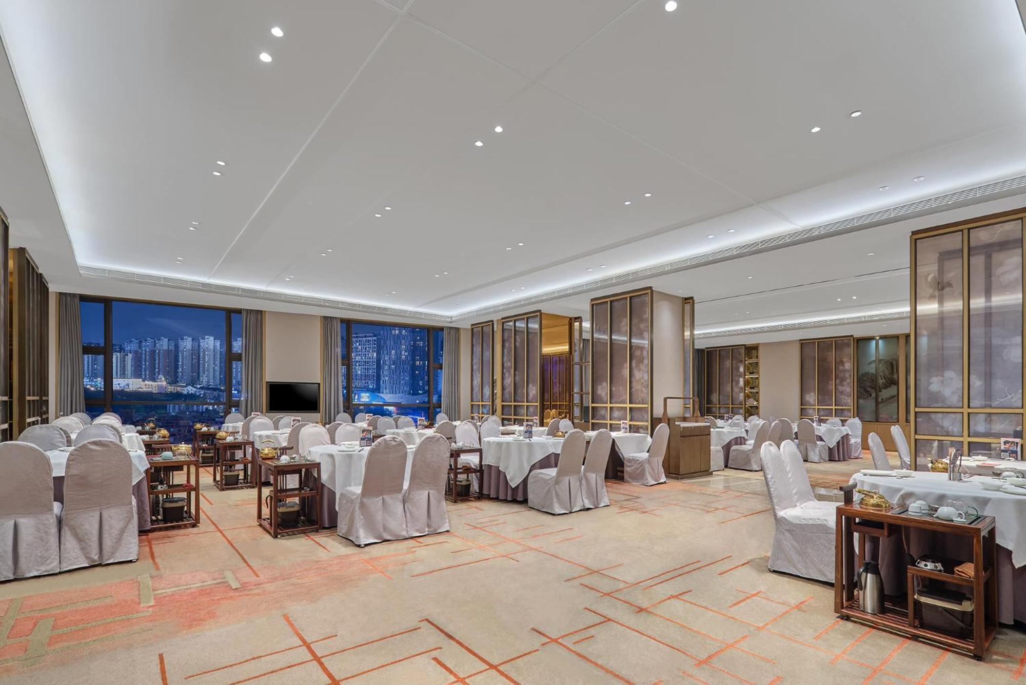 Dongguan Dongcheng International Hotel - Free Shuttle Buses For Executive Room Guests During Canton Fair 외부 사진