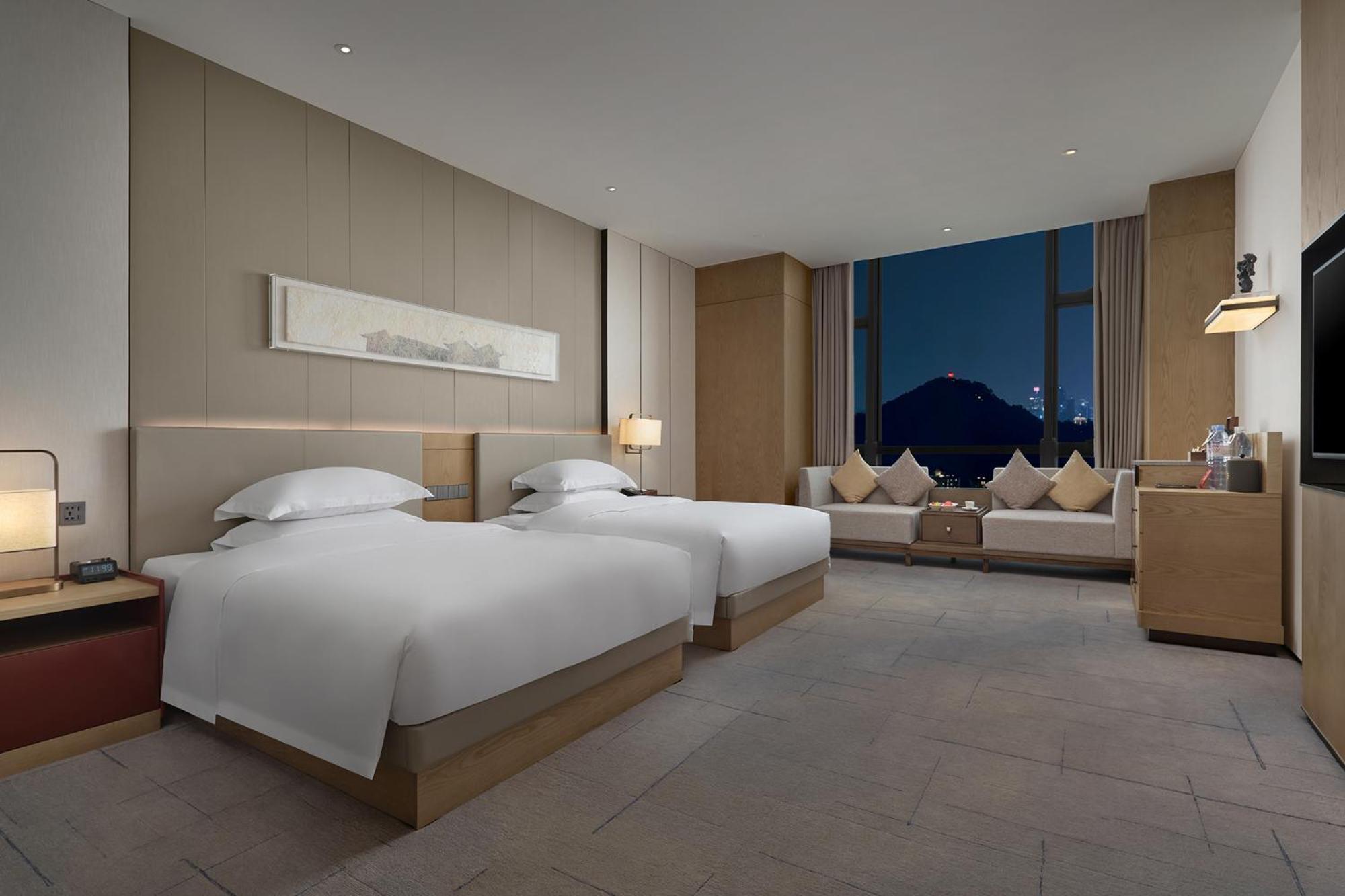 Dongguan Dongcheng International Hotel - Free Shuttle Buses For Executive Room Guests During Canton Fair 외부 사진